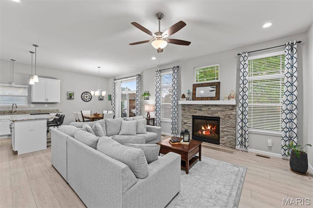 415 Knothole LN, Wentzville, MO 63385