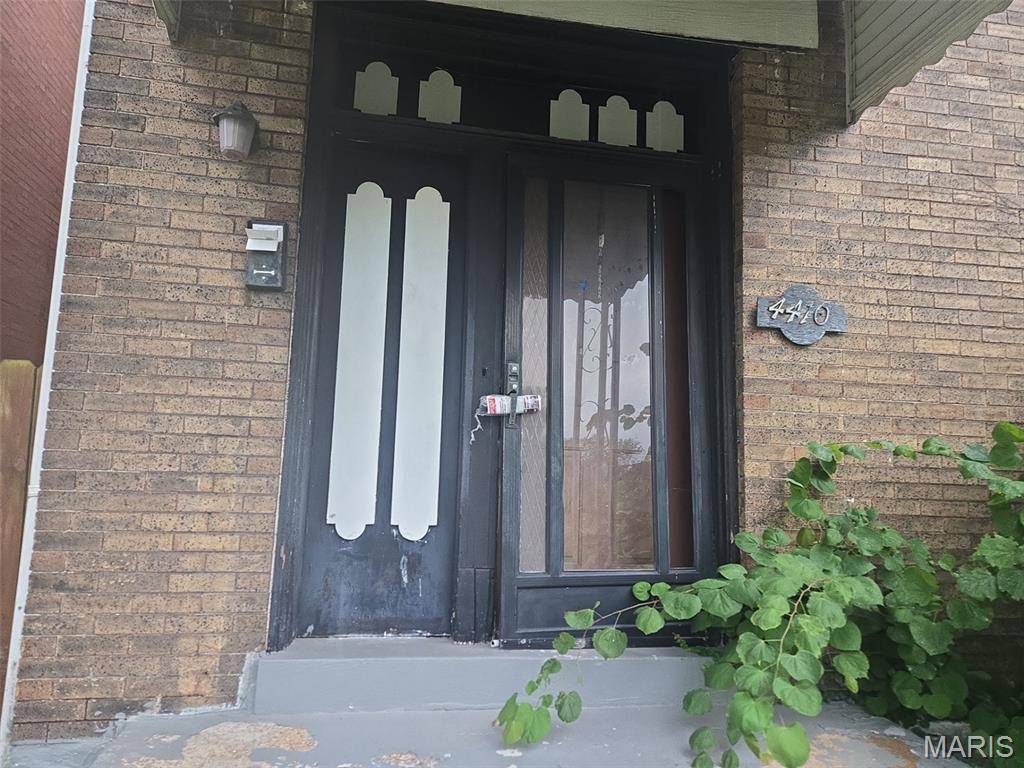4410 Red Bud AVE, St Louis, MO 63115