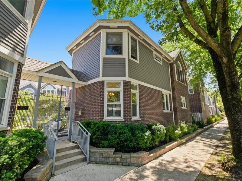 3311 N Racine AVE #A, Chicago, IL 60657
