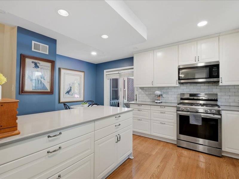 3311 N Racine AVE #A, Chicago, IL 60657
