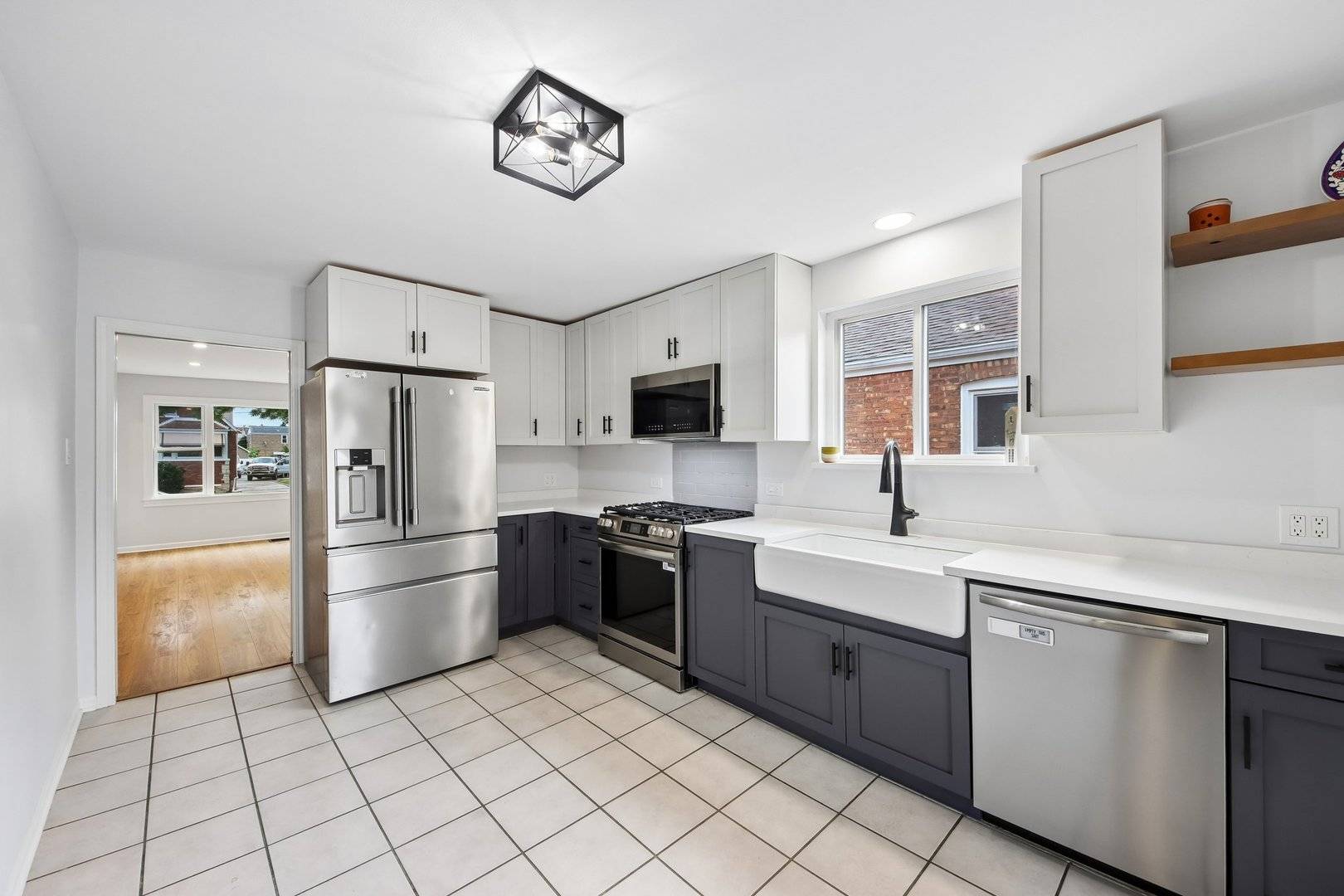 5724 S SAYRE AVE, Chicago, IL 60638