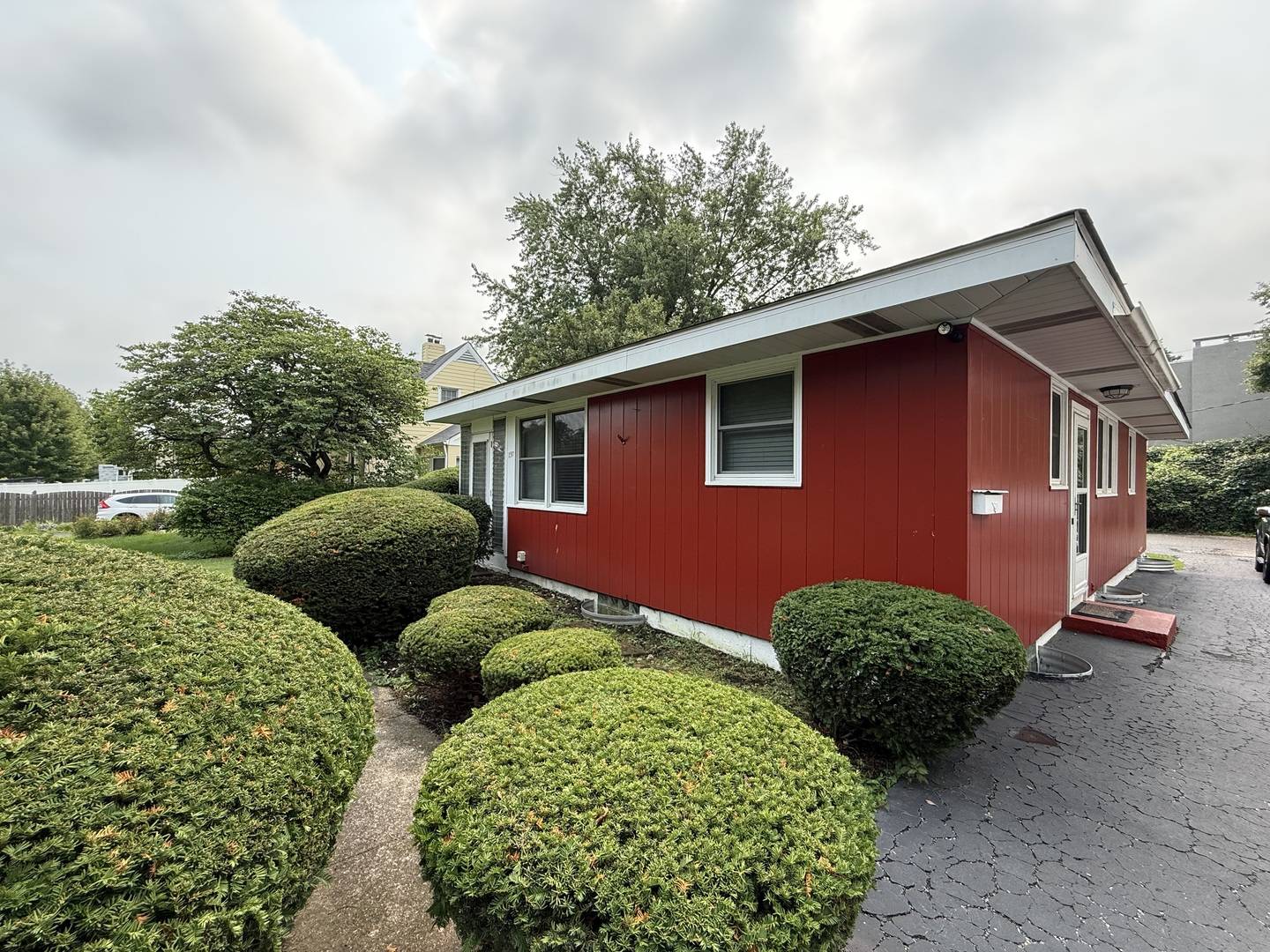 137 Chicago AVE, Clarendon Hills, IL 60514