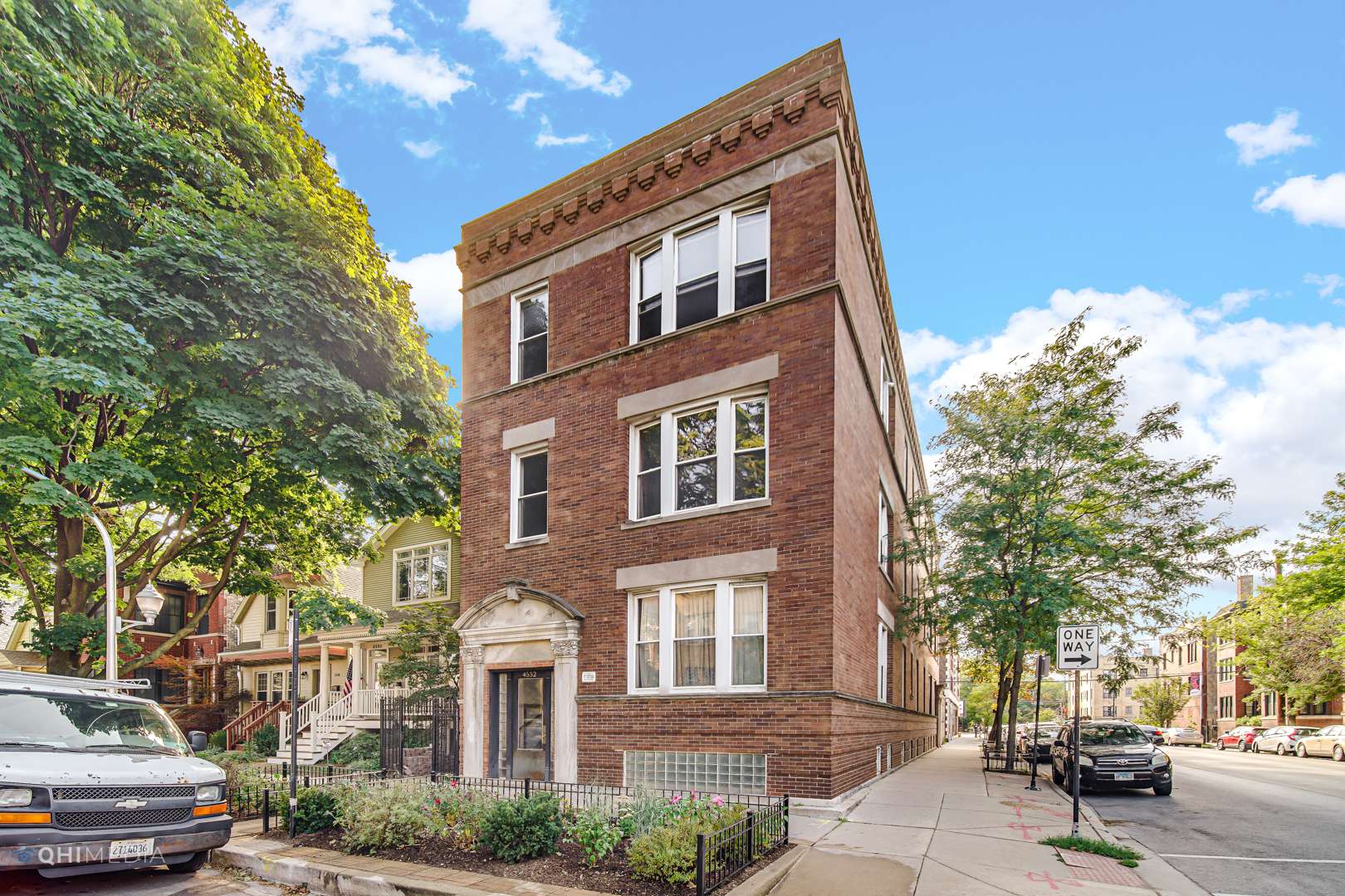 4552 N Claremont AVE #1, Chicago, IL 60625