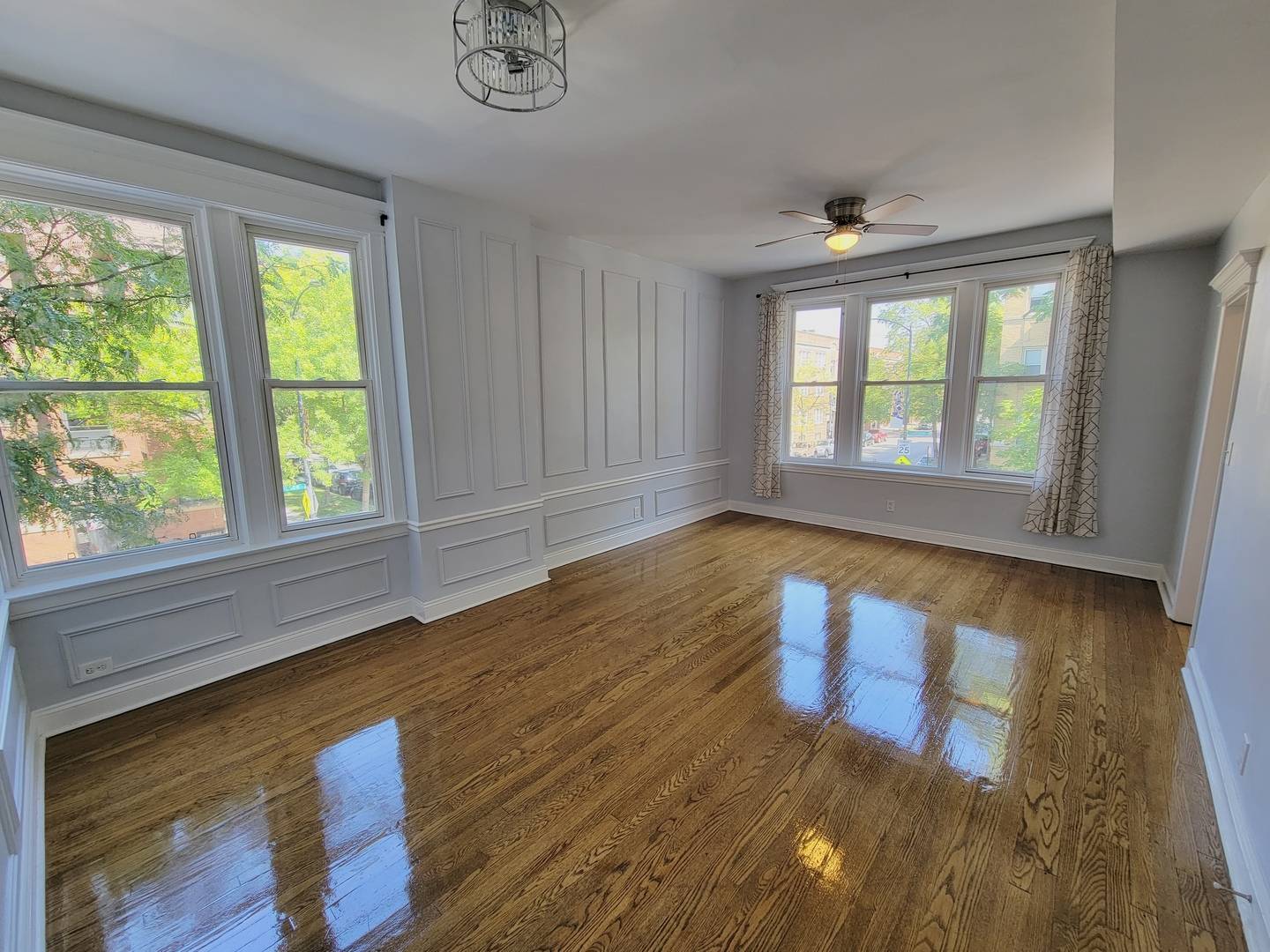 4552 N Claremont AVE #1, Chicago, IL 60625