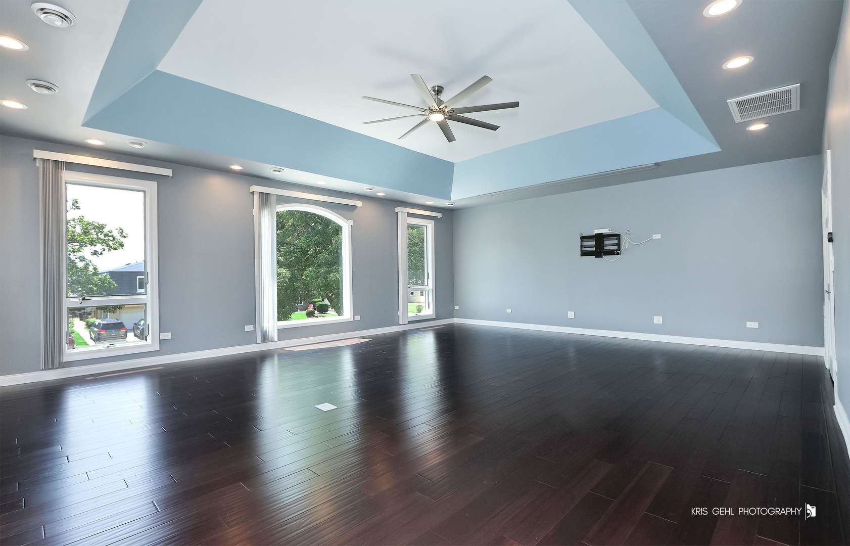 1000 E Ardyce LN, Mount Prospect, IL 60056