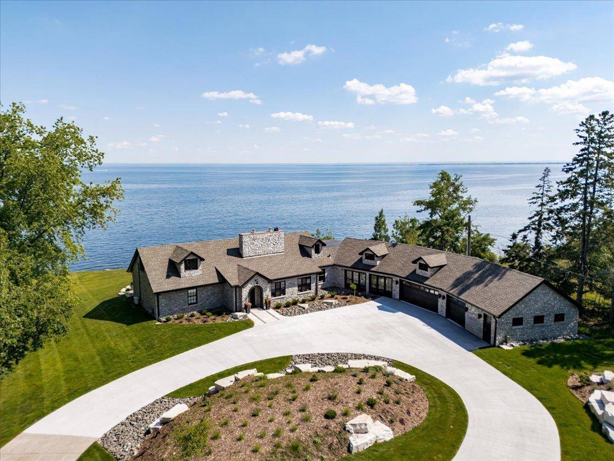 2836 London RD, Duluth, MN 55804