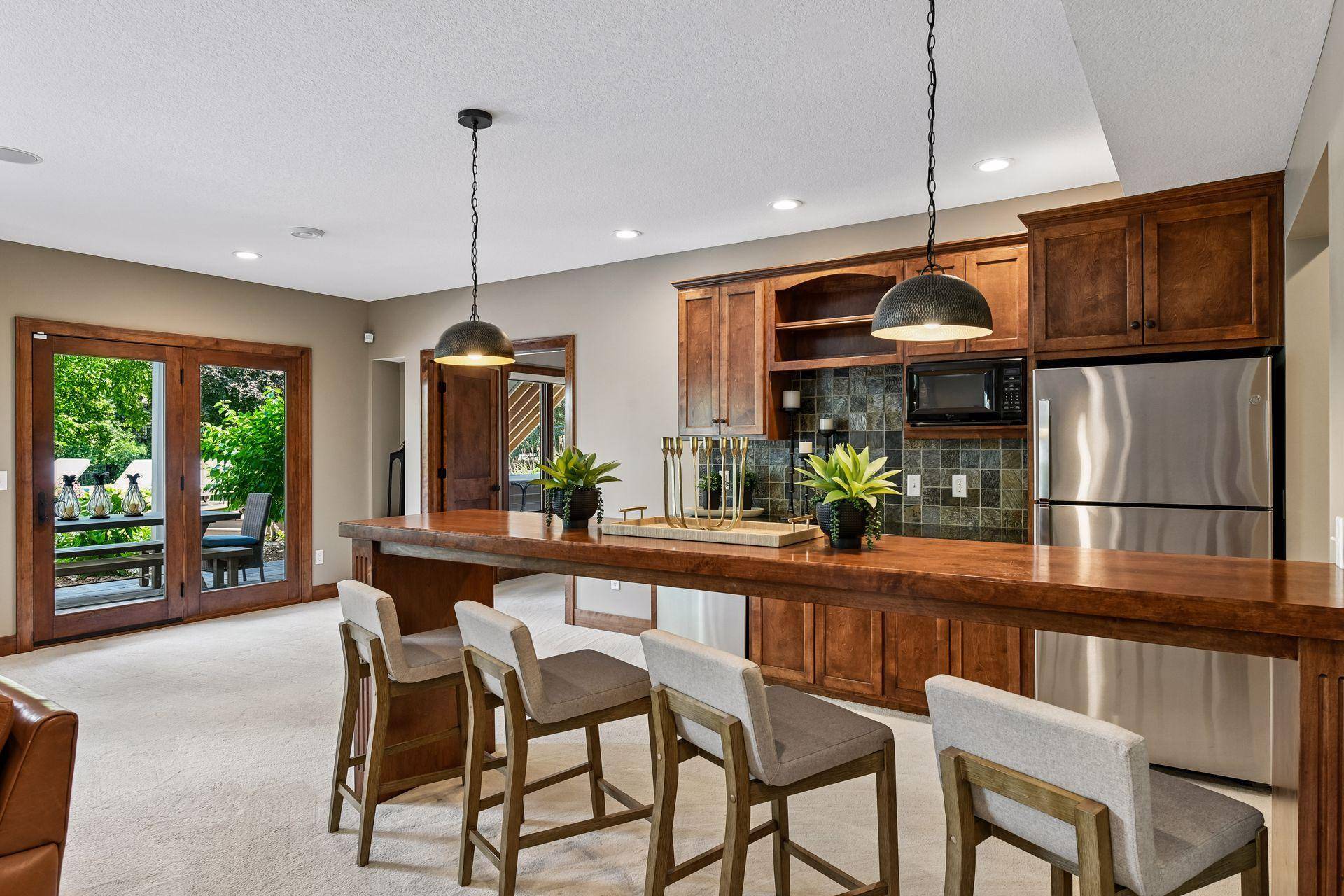 10053 Trails End RD, Chanhassen, MN 55317