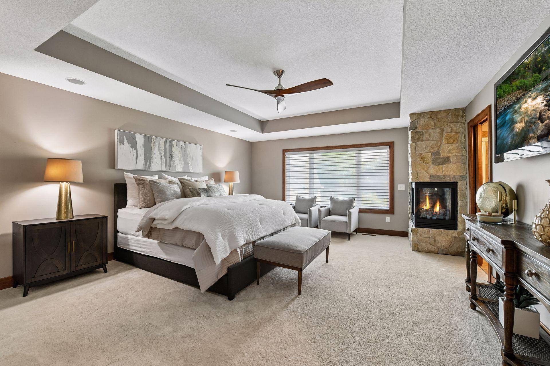 10053 Trails End RD, Chanhassen, MN 55317