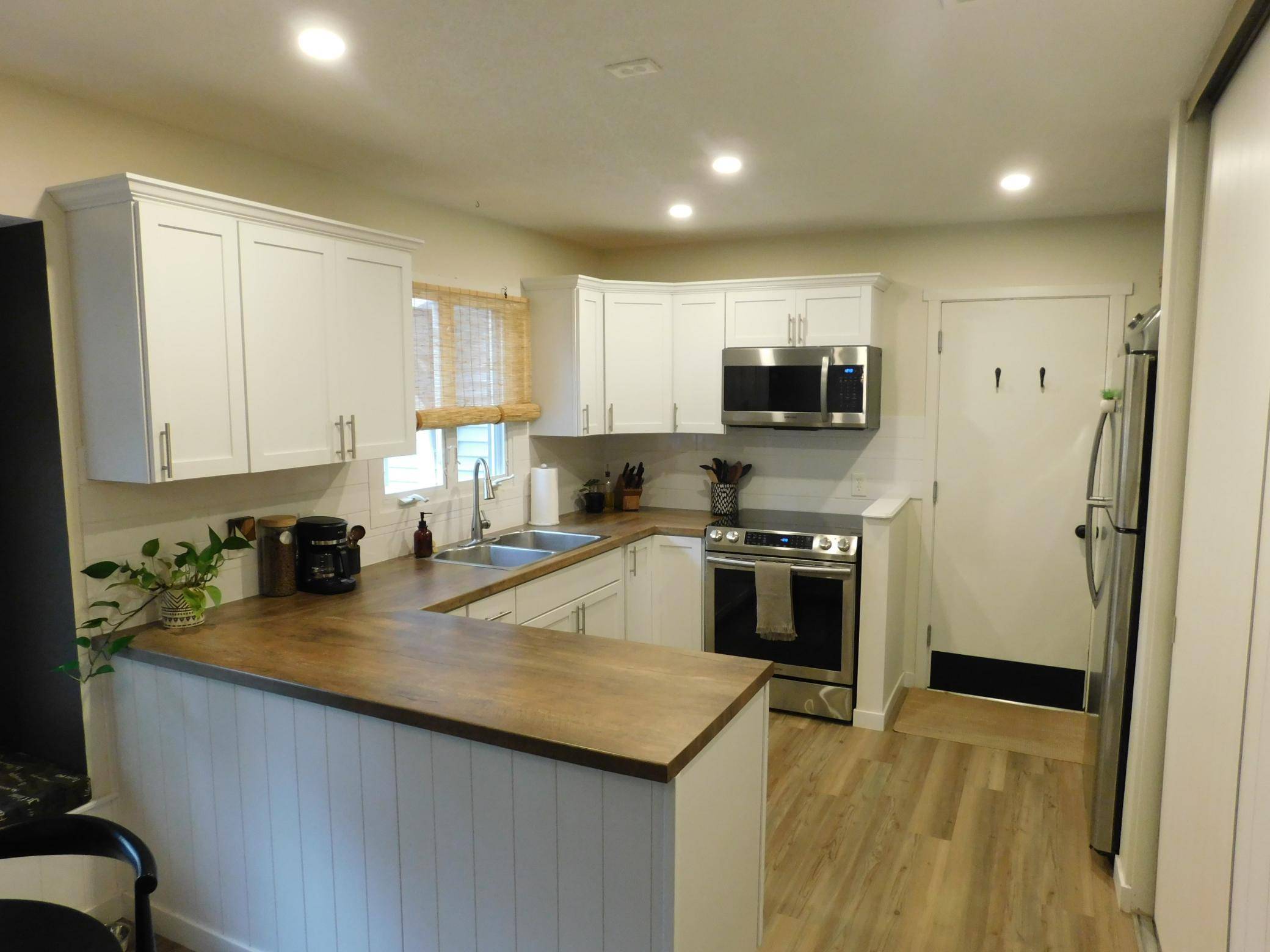 4852 Grenwich TRL N, Oakdale, MN 55128