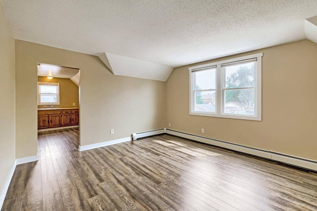 153 4th AVE S, South Saint Paul, MN 55075
