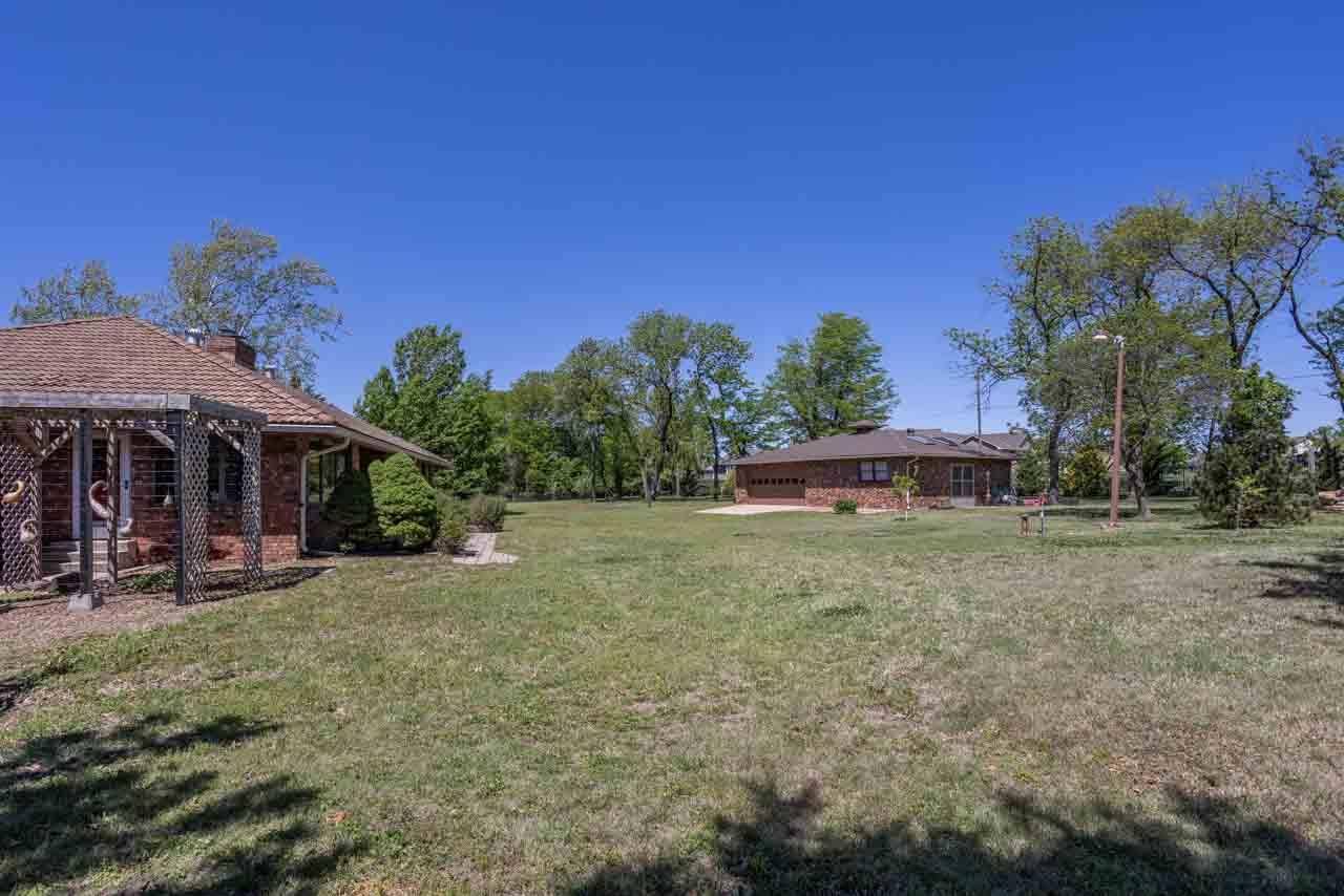 12400 E Lynne, Wichita, KS 67207