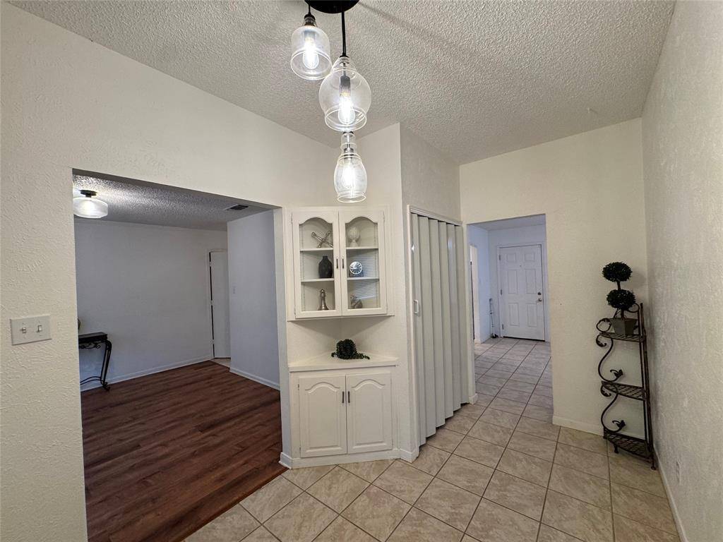 2108 Barron Lane, Fort Worth, TX 76112