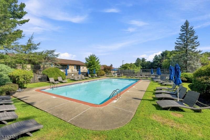 5 Wedgewood Drive, Woodland Park, NJ 07424