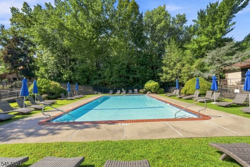 5 Wedgewood Drive, Woodland Park, NJ 07424