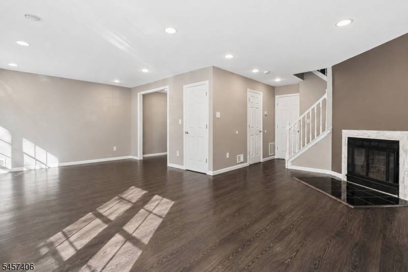 74 Boston St, Newark City, NJ 07103
