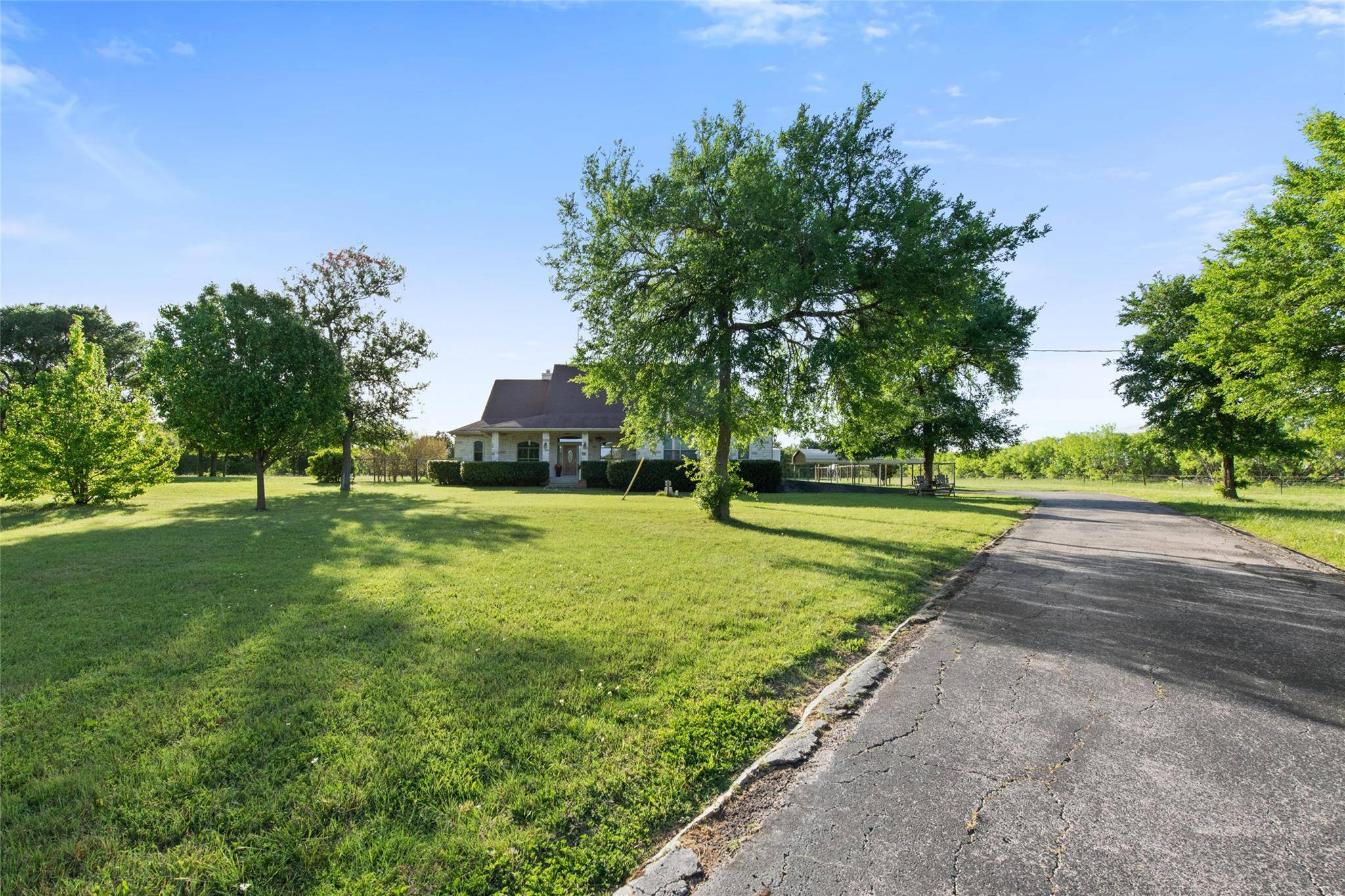 3060 Fm 1704, Elgin, TX 78621
