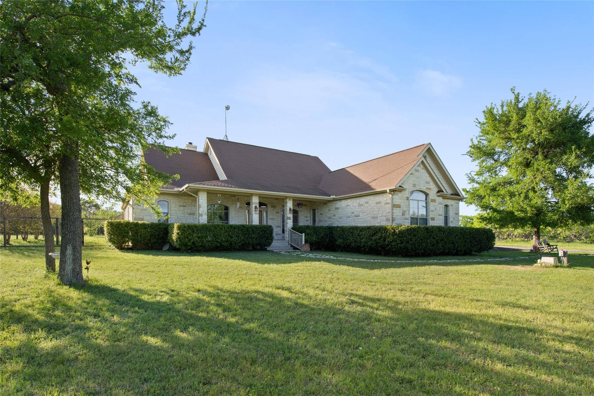3060 Fm 1704, Elgin, TX 78621
