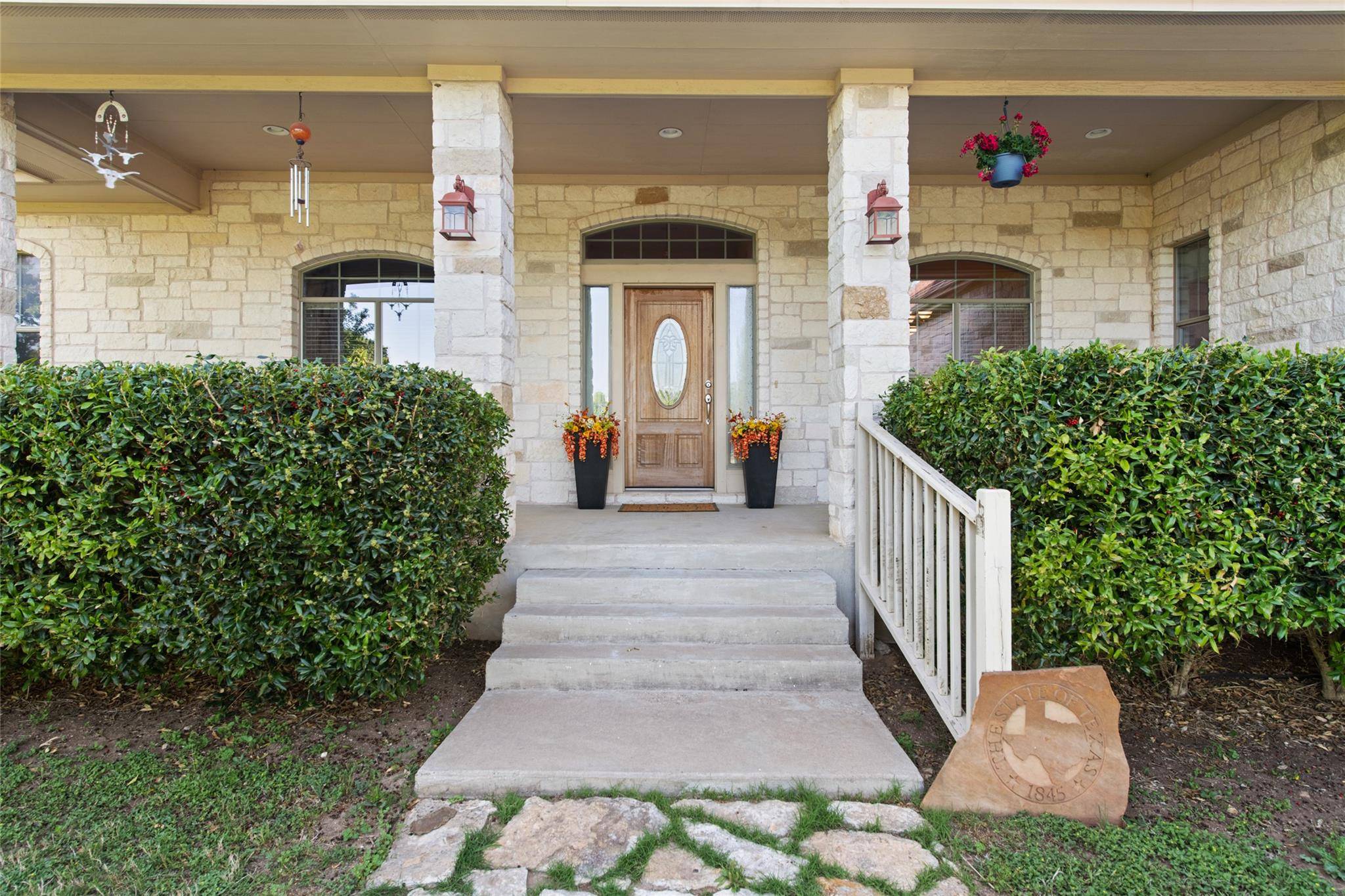 3060 Fm 1704, Elgin, TX 78621