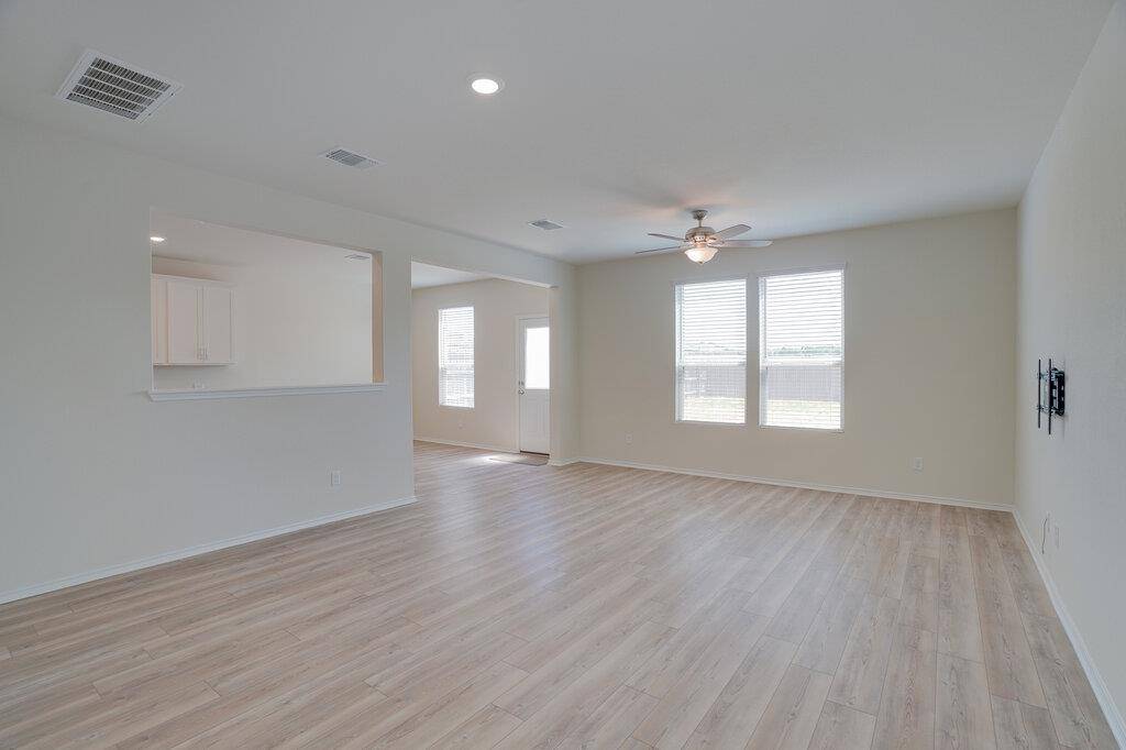 1109 Paradise Canyon CV, Jarrell, TX 76537