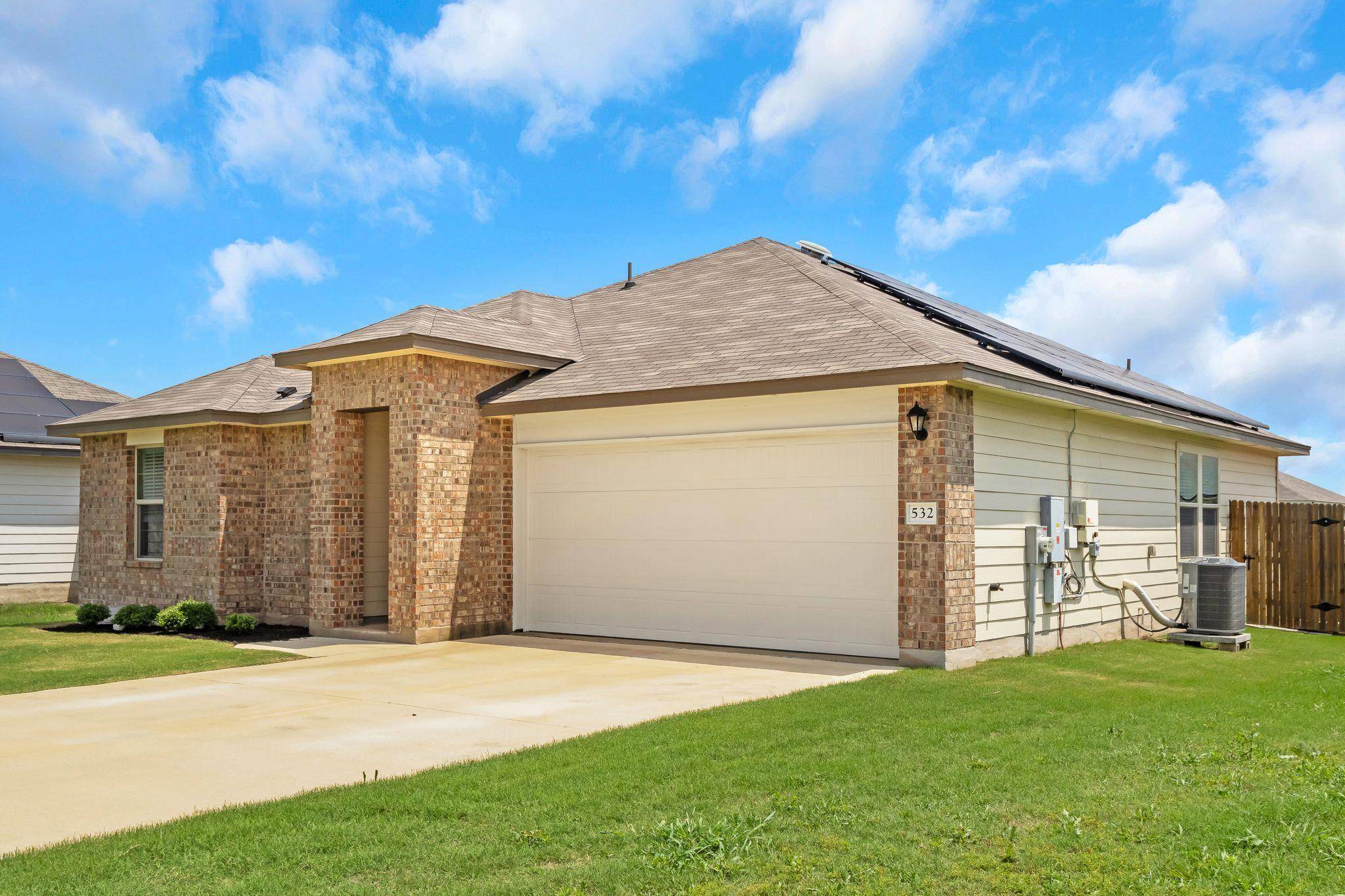 532 Taggart TRL, Jarrell, TX 76537