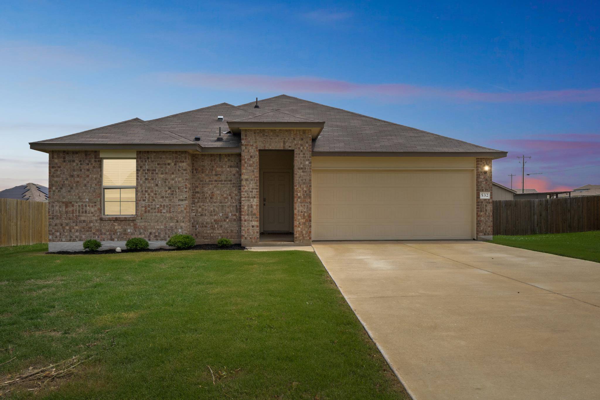 532 Taggart TRL, Jarrell, TX 76537