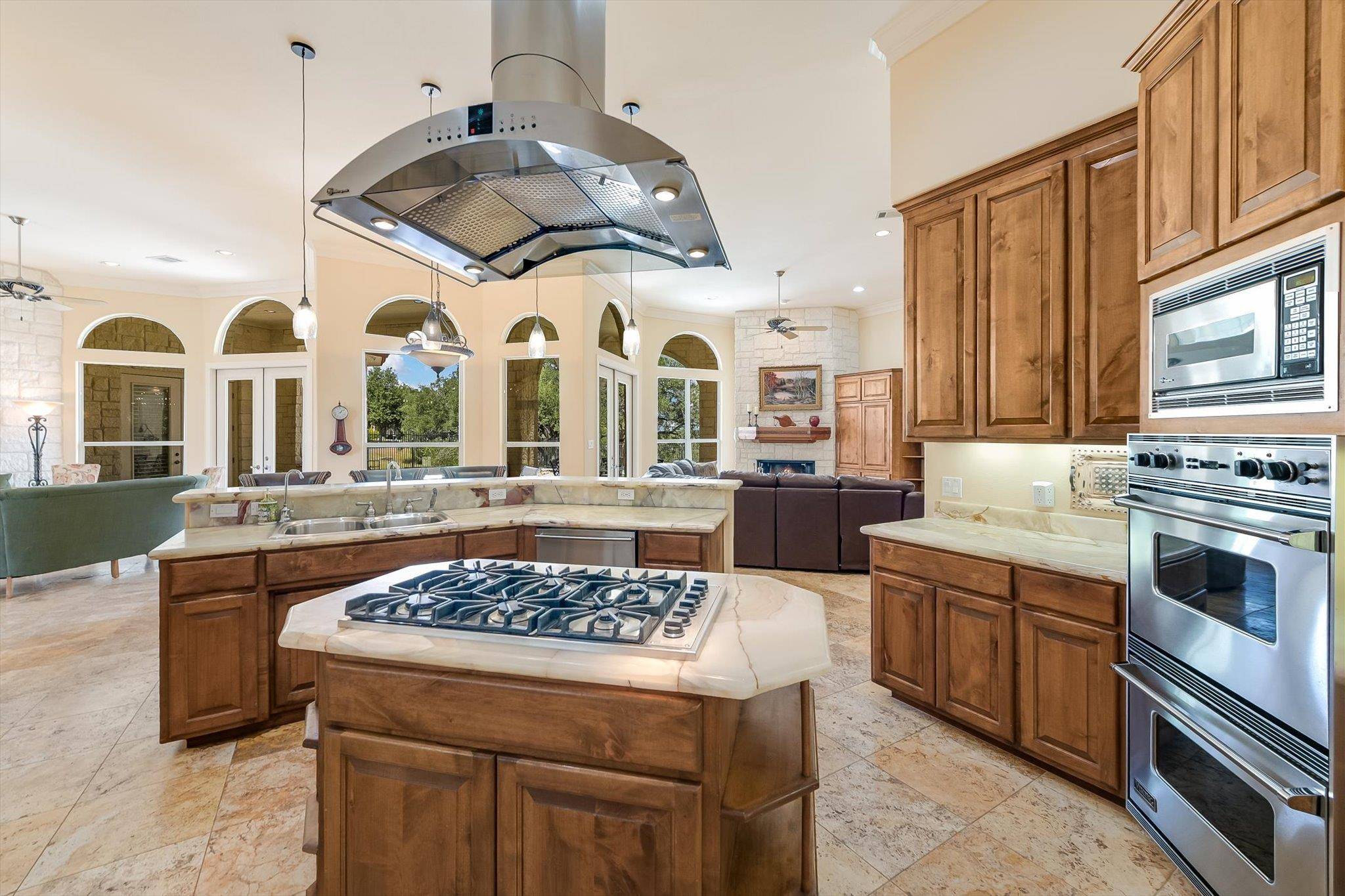 1001 Wesley Ridge DR, Spicewood, TX 78669