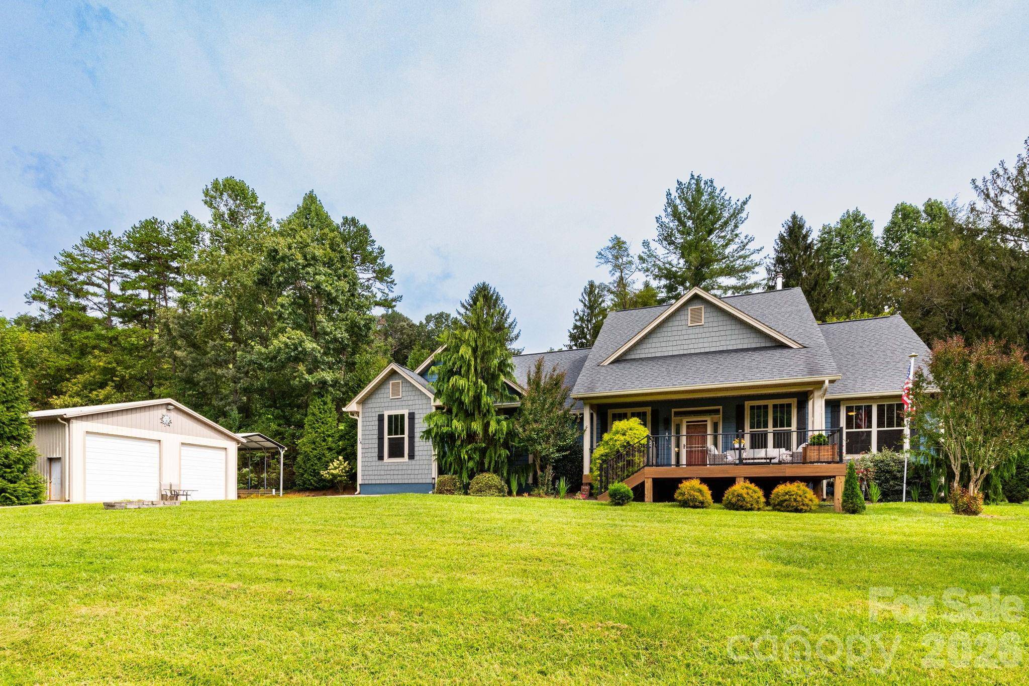 18 Hoye LN, Candler, NC 28715