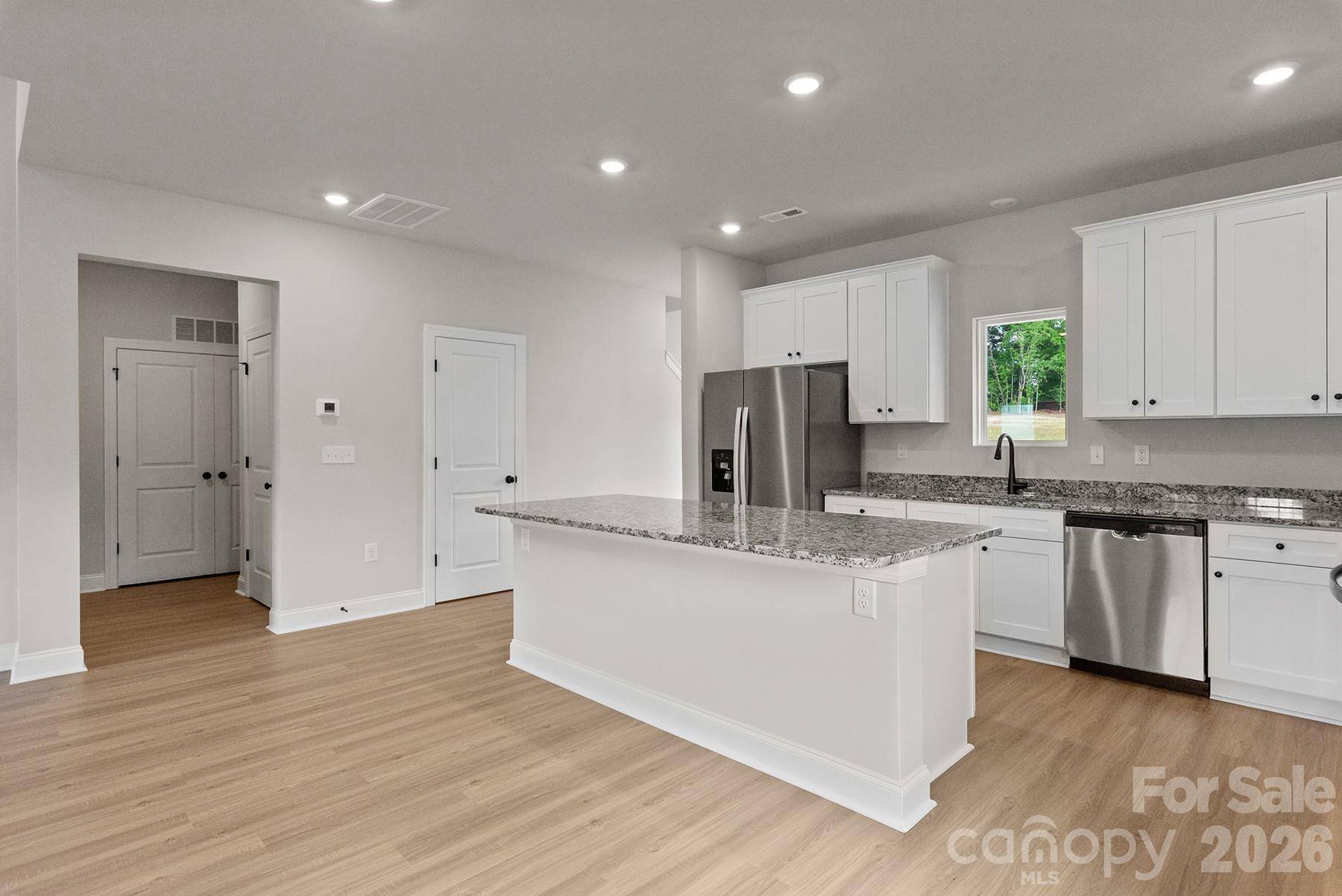 6710 Fairford DR, Charlotte, NC 28215