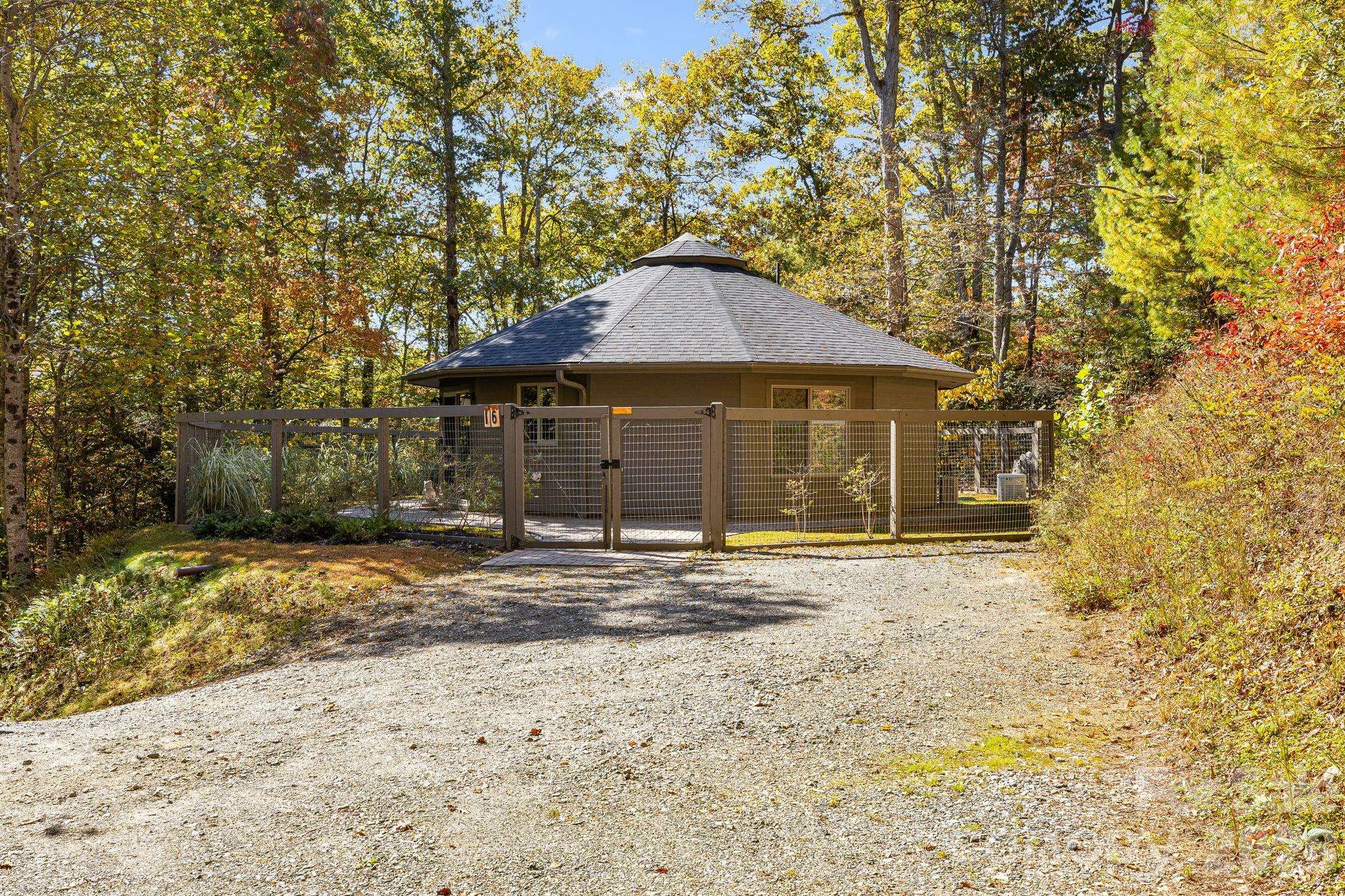 16 Caddis CT, Marshall, NC 28753
