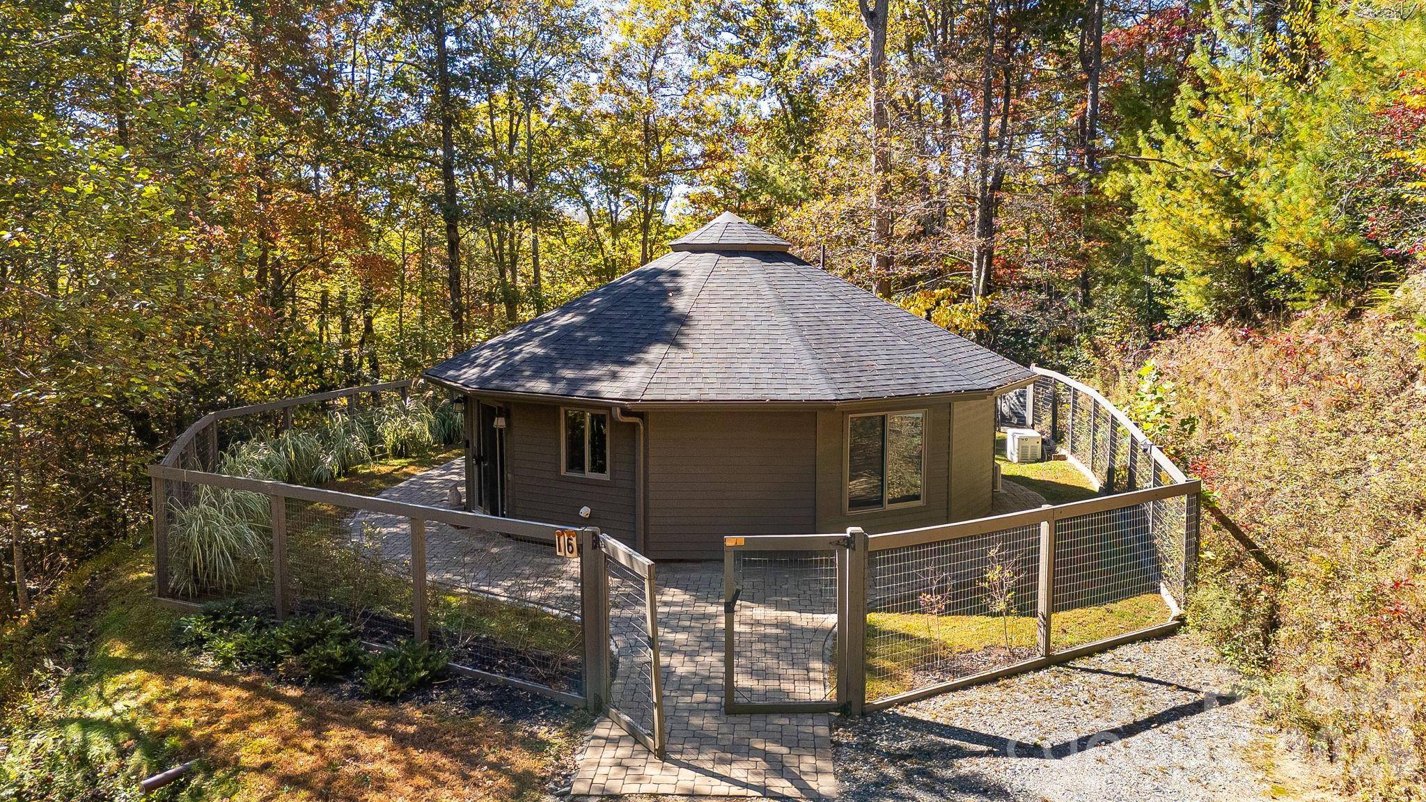 16 Caddis CT, Marshall, NC 28753