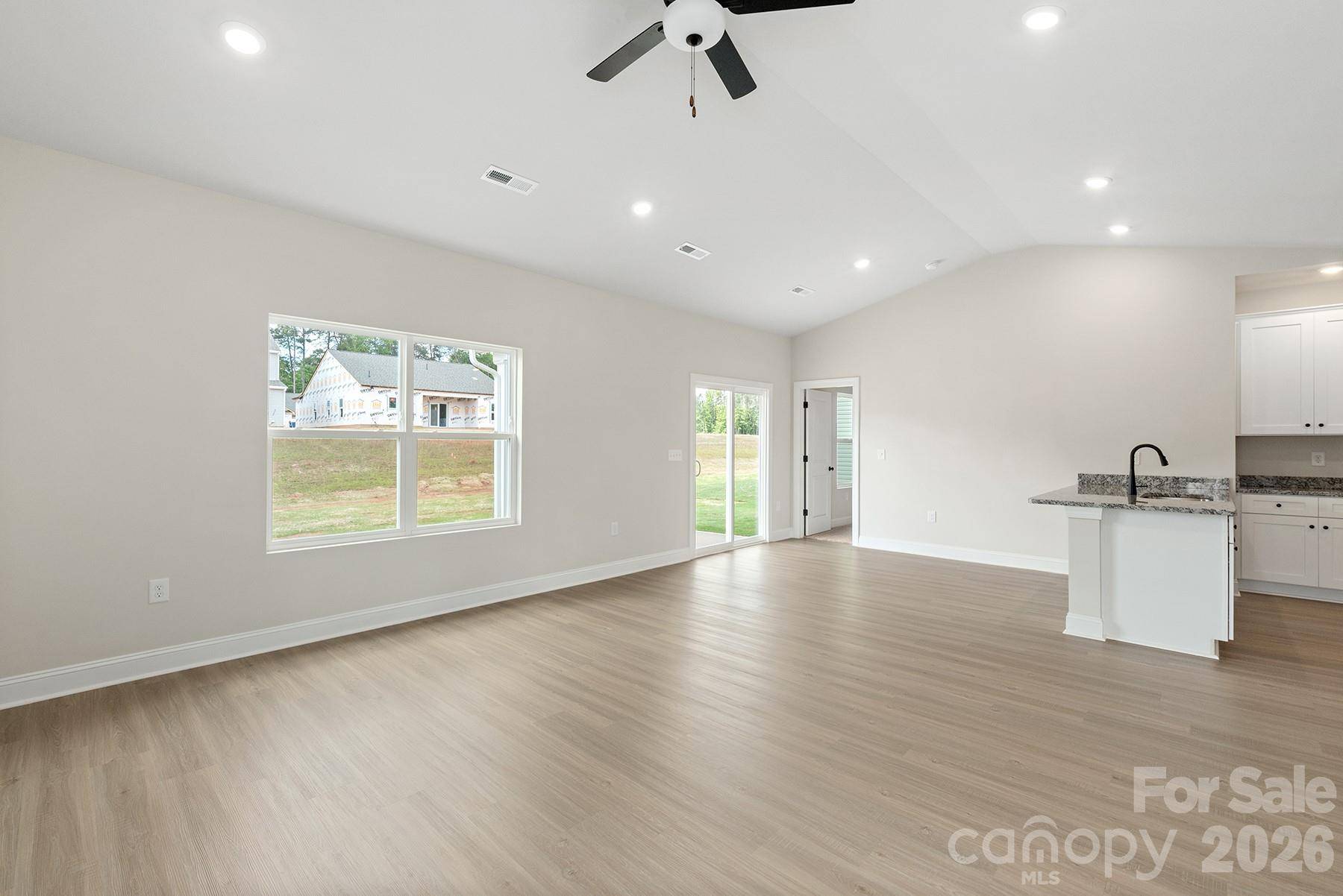 6718 Fairford DR, Charlotte, NC 28215