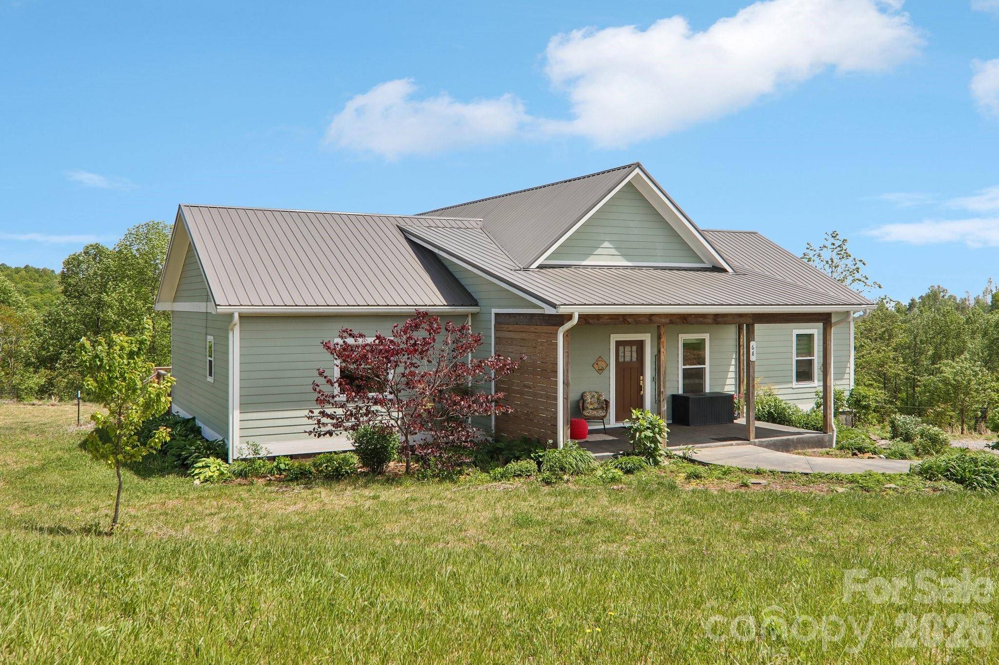 68 Simply Grateful DR, Hendersonville, NC 28792