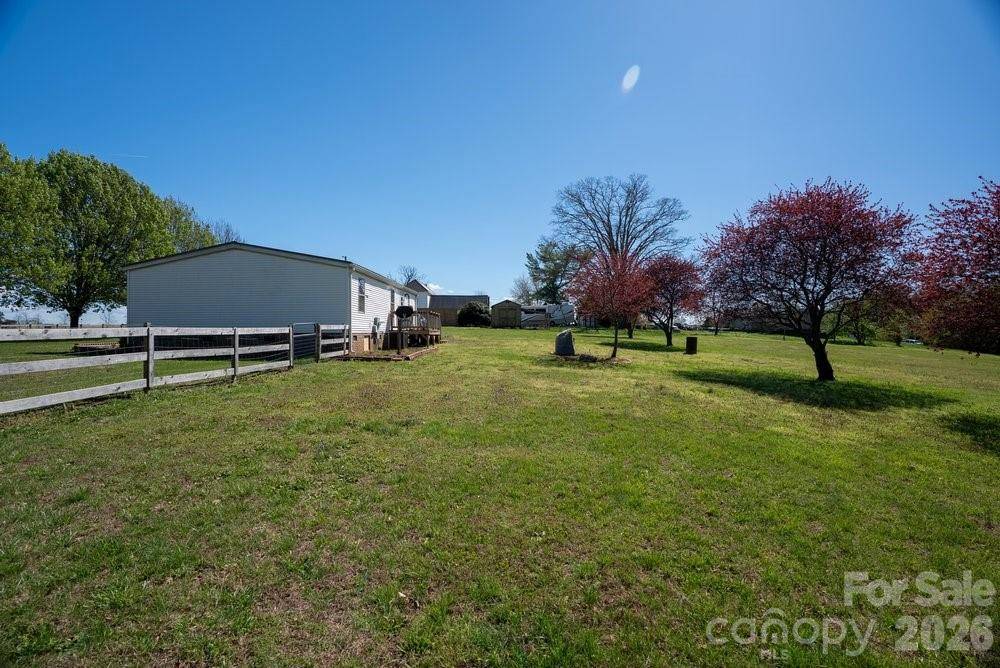 889 Tabor RD, Olin, NC 28660