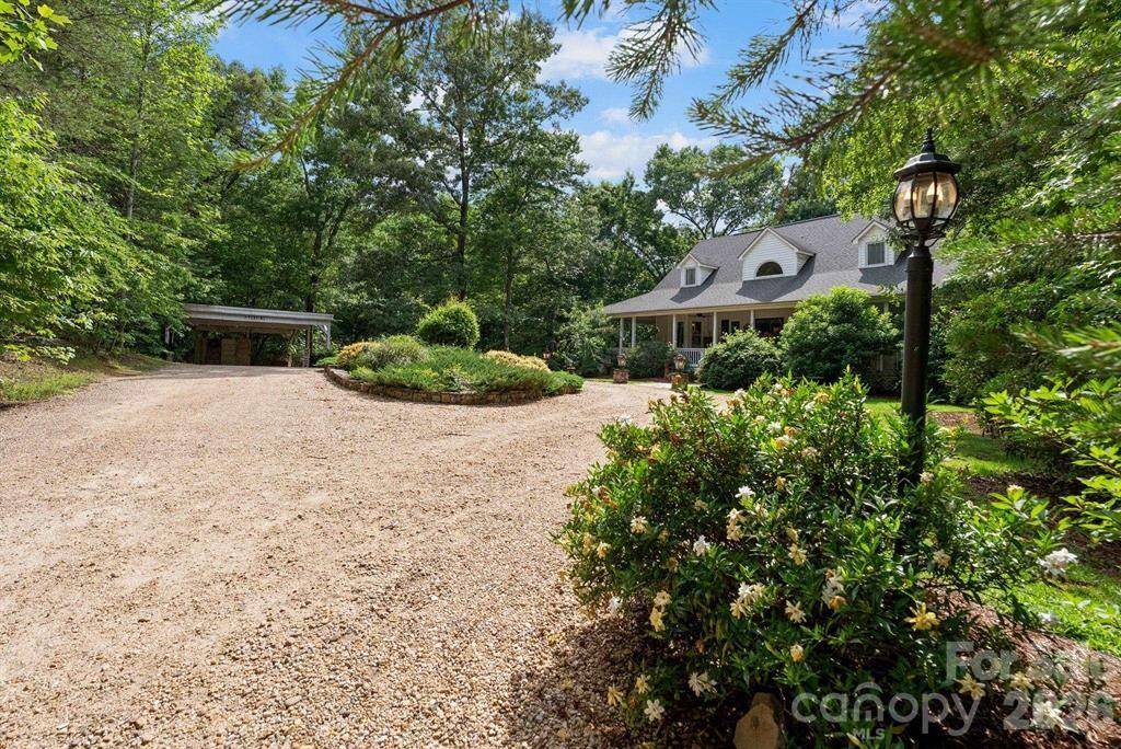 175 Green Hills RD, Mill Spring, NC 28756