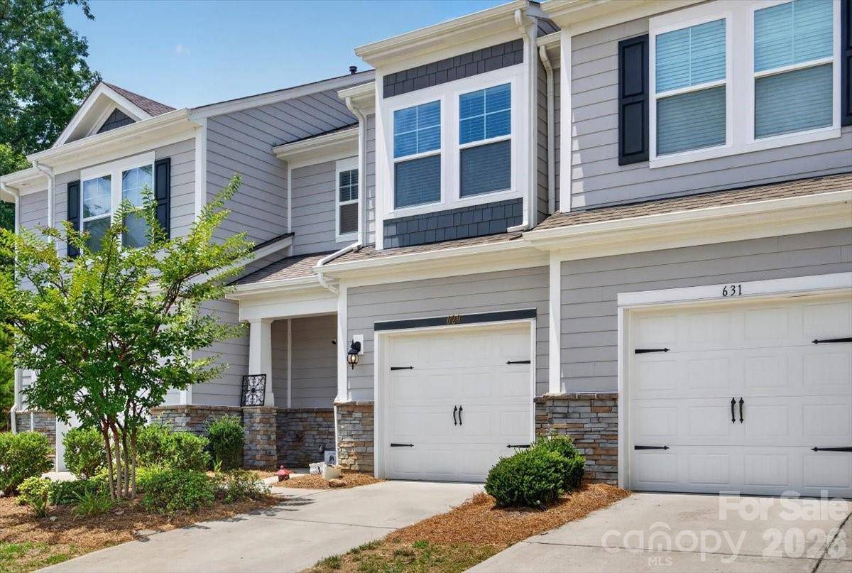 629 Cypress Glen LN, Lake Wylie, SC 29710