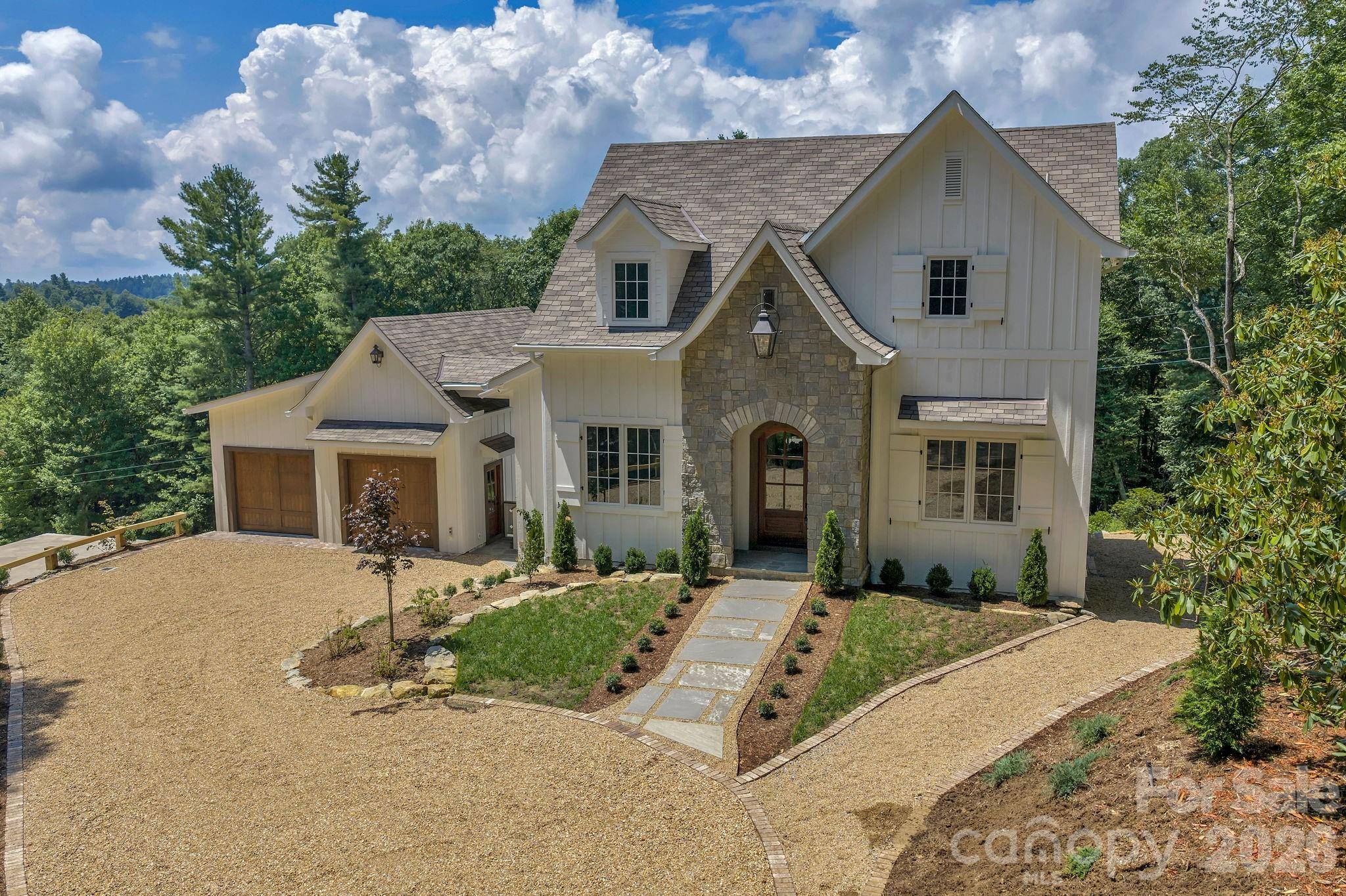 253 Old Boone RD, Blowing Rock, NC 28605