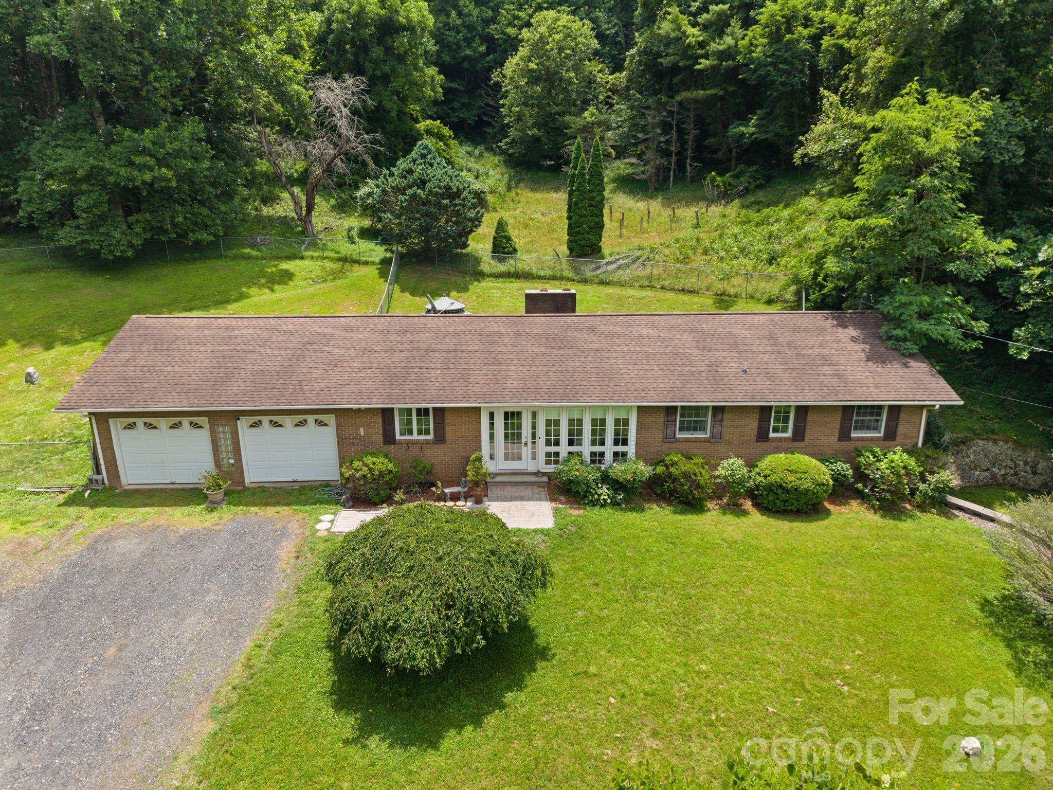 528 Baccus Siding RD, Green Mountain, NC 28740