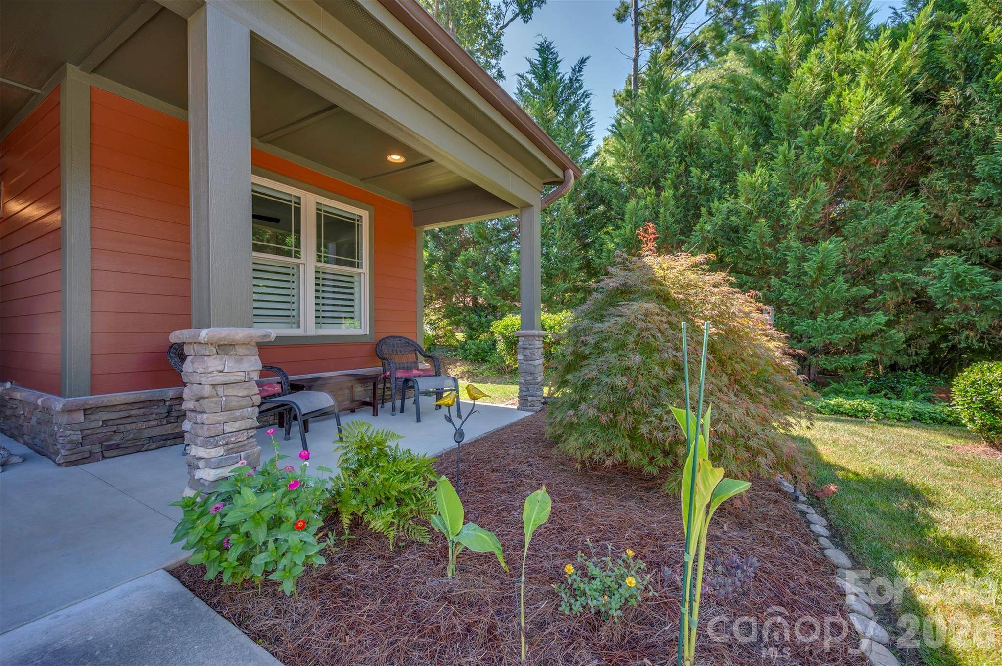 584 Summerfield PL, Flat Rock, NC 28731
