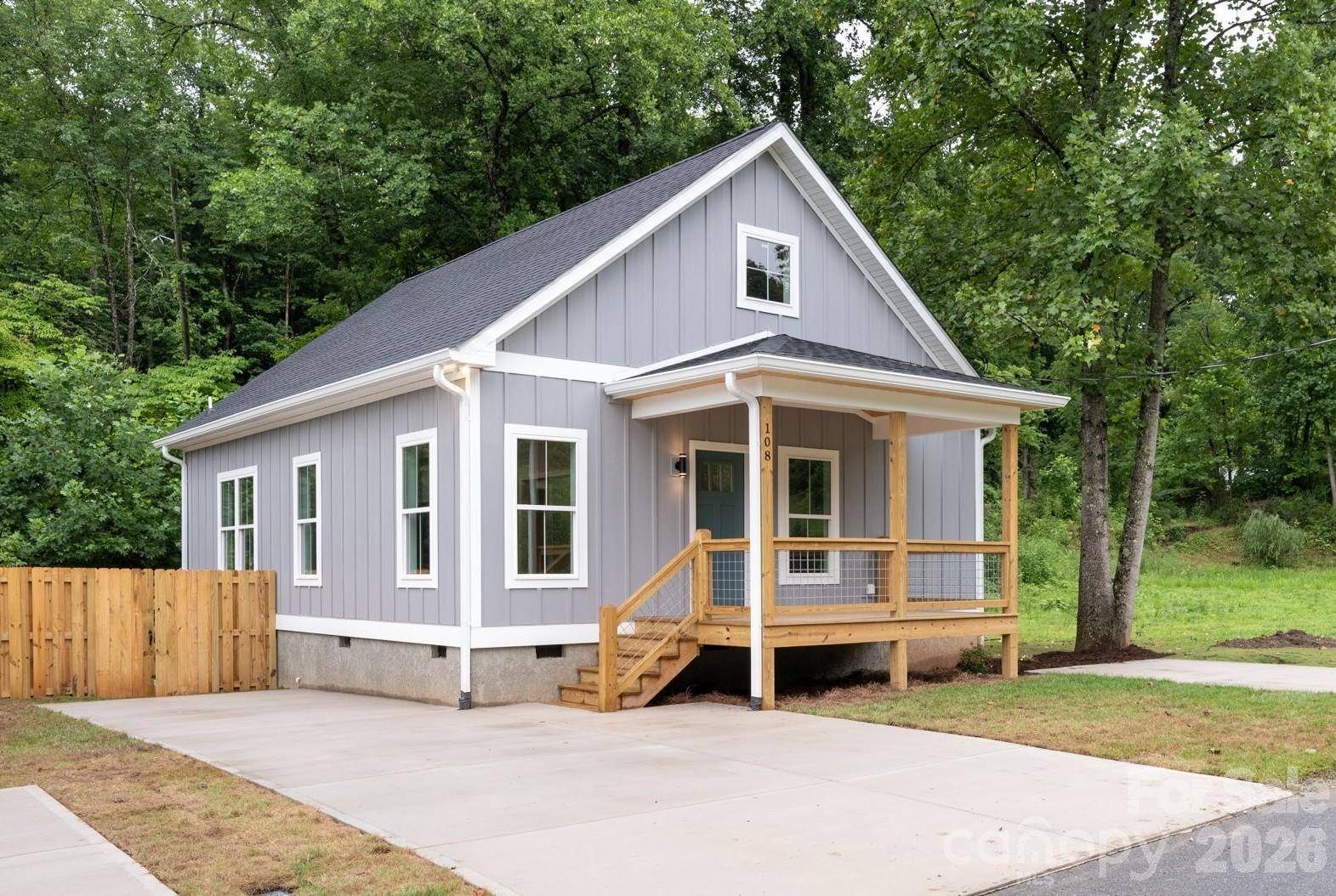 108 Orchard ST, Old Fort, NC 28762