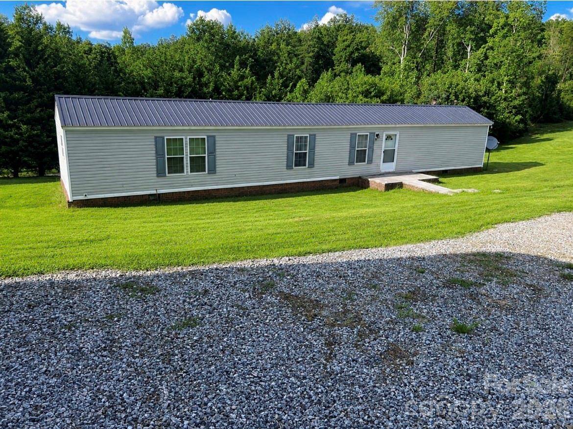 81 Frye Heights LN, Taylorsville, NC 28681