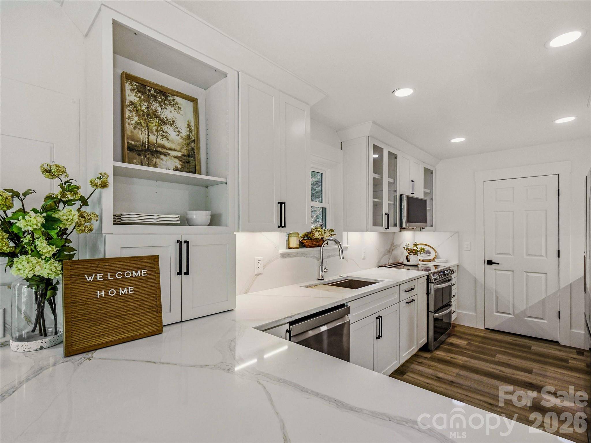81 Summer Trees LN, Burnsville, NC 28714