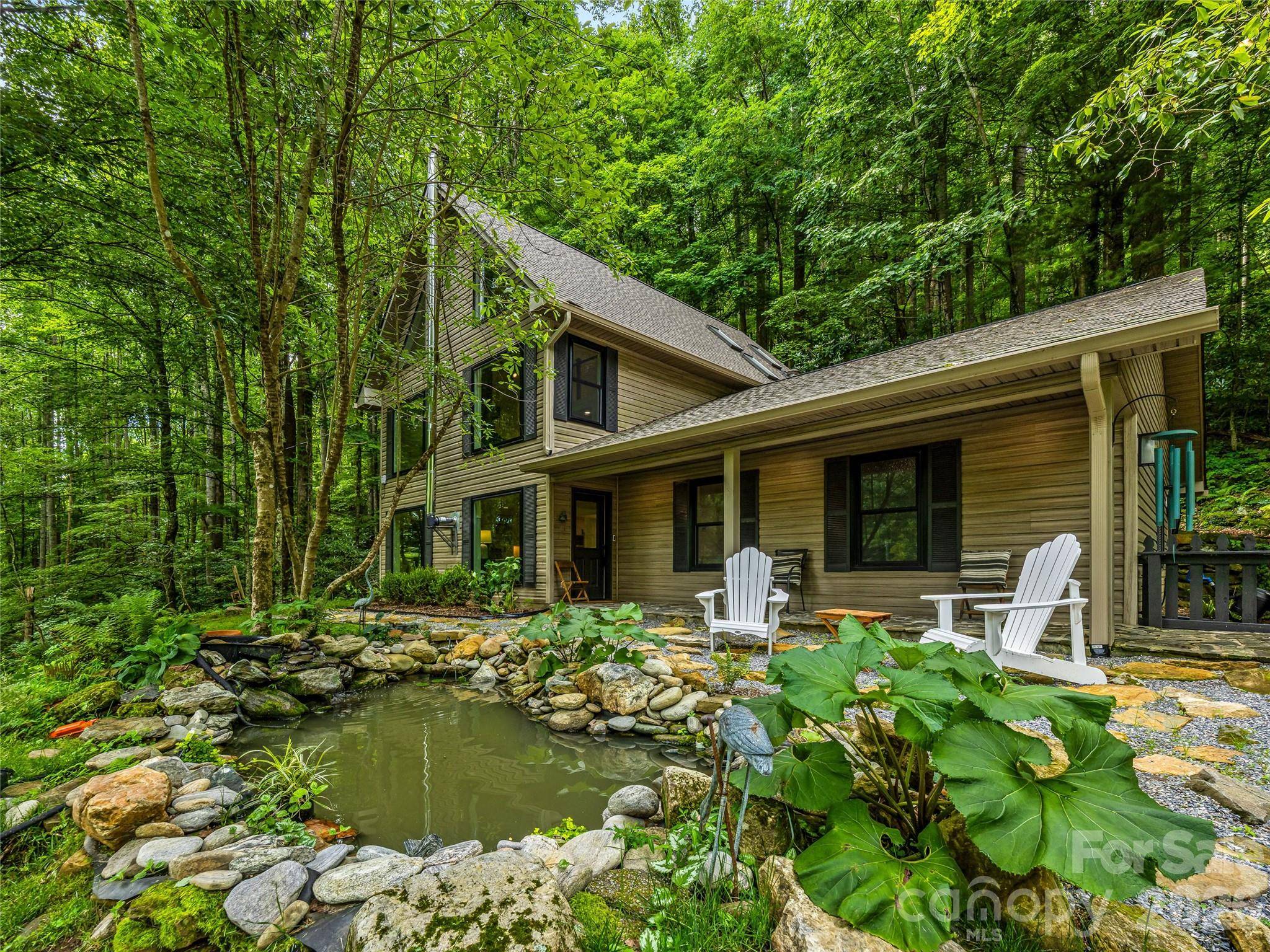 81 Summer Trees LN, Burnsville, NC 28714