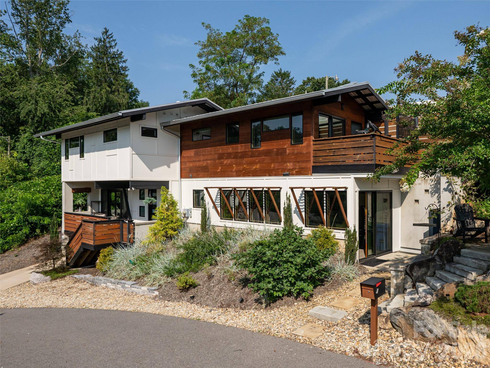 4 Osprey TRL, Asheville, NC 28806