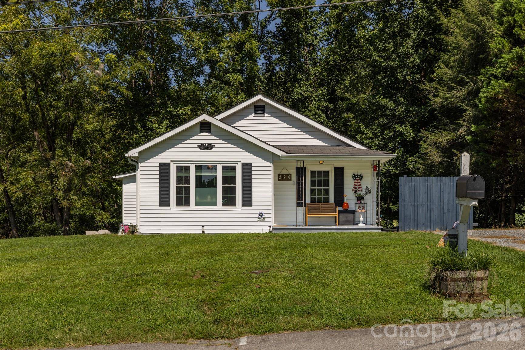 220 Collins RD, Elkin, NC 28621