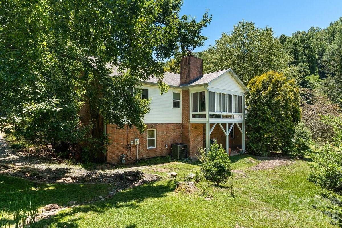 20 Mallard CT, Brevard, NC 28712