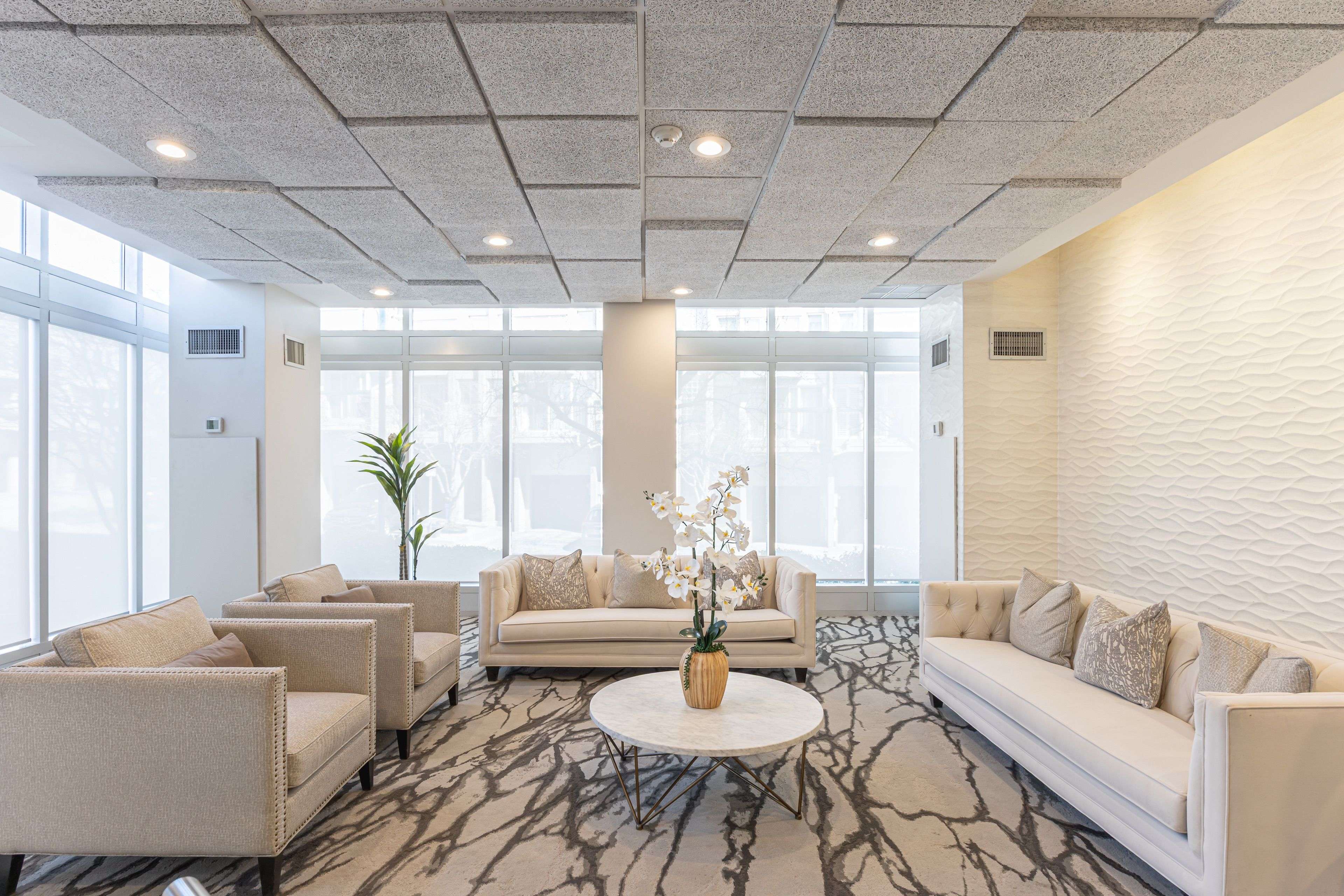 25 Cumberland LN #110, Ajax, ON L1S 7K1