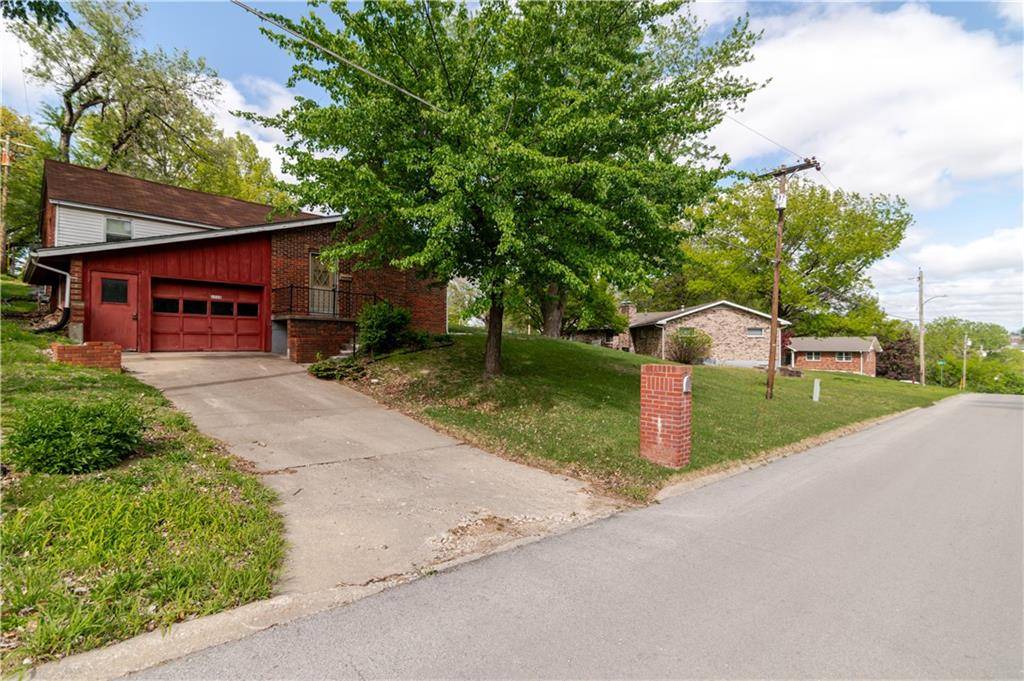 1219 Julia ST, Atchison, KS 66002