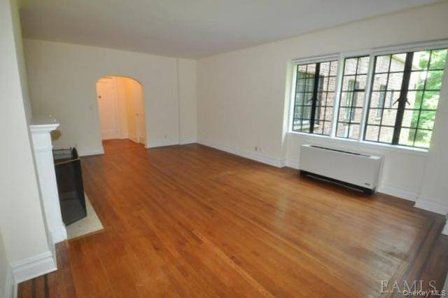 155 Garth RD #1F, Scarsdale, NY 10583