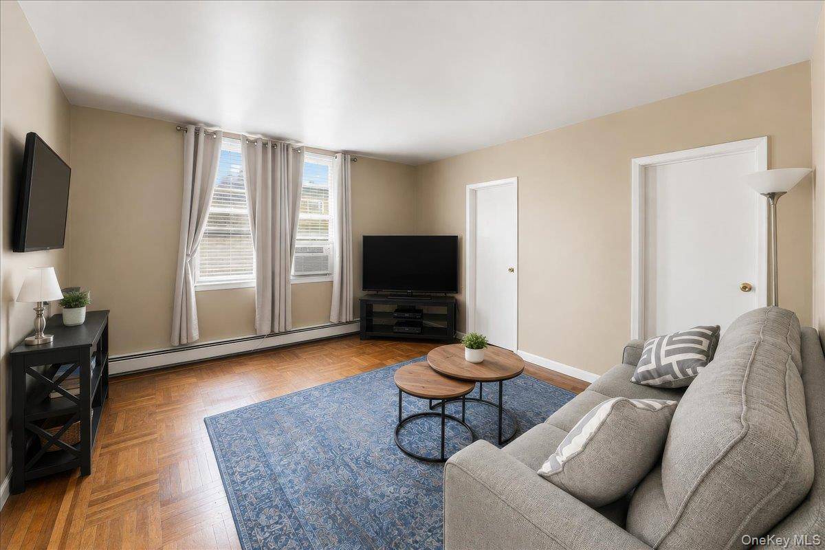 1581 Hollywood AVE, Bronx, NY 10461