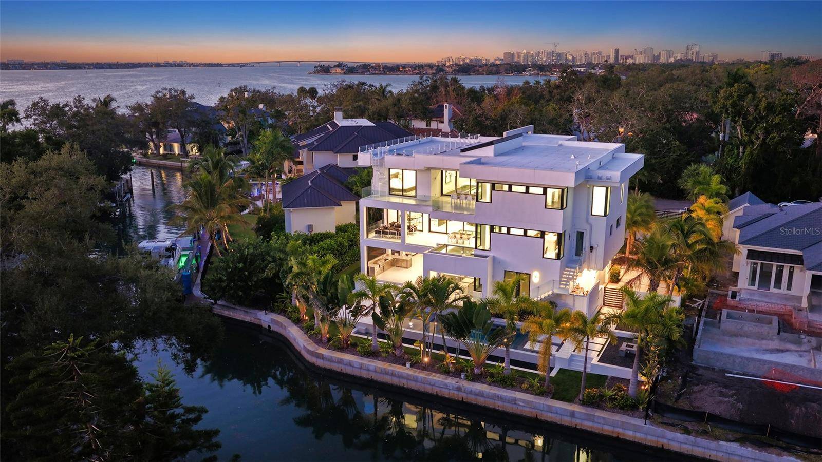 1610 N LODGE DR, Sarasota, FL 34239